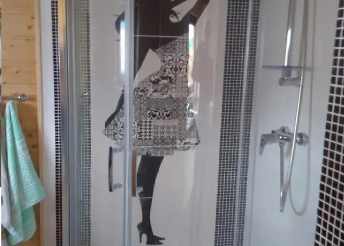 Pod Biegunem, Wioska Smerfow Oraz Wzgorze Gargamela בית נופש