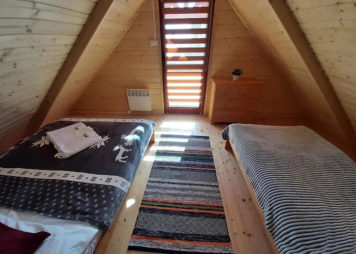 Pod Biegunem, Wioska Smerfow Oraz Wzgorze Gargamela בית נופש *