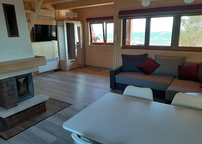 Pod Biegunem, Wioska Smerfow Oraz Wzgorze Gargamela *