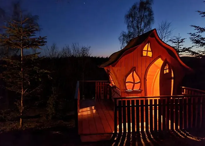 בית נופש Pod Biegunem, Wioska Smerfow Oraz Wzgorze Gargamela