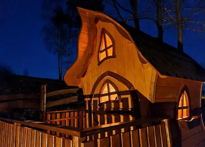 בית נופש Pod Biegunem, Wioska Smerfow Oraz Wzgorze Gargamela *