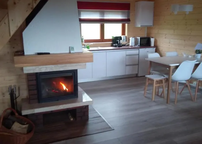 Pod Biegunem, Wioska Smerfow Oraz Wzgorze Gargamela בית נופש *